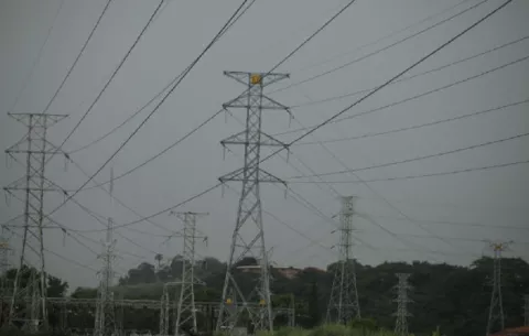 Administración designada frenó aumento de la luz proyectado para este año