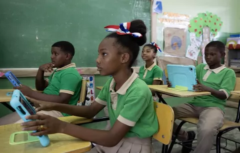 Niños no escolarizados le cuestan $10 billones a la economía global