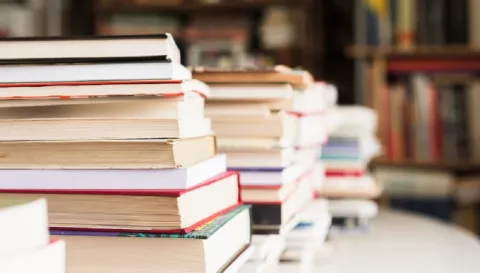 Un espacio para el escritor panameño y la poesía 