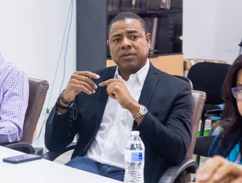 Diógenes Galván decide continuar como alcalde de Colón