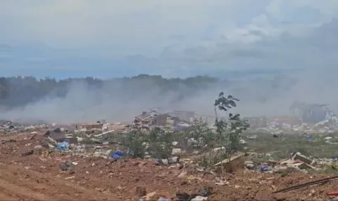 Hace dos semanas emana humo tóxico en el vertedero de Los Santos