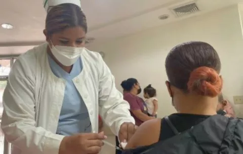 Refuerzan inmunización frente a casos de influenza