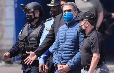 Expresidente de Honduras es condenado a 45 años de cárcel  