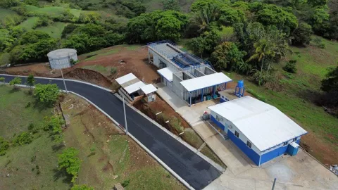 En medio de protestas informan que construcción de potabilizadora está por culminar