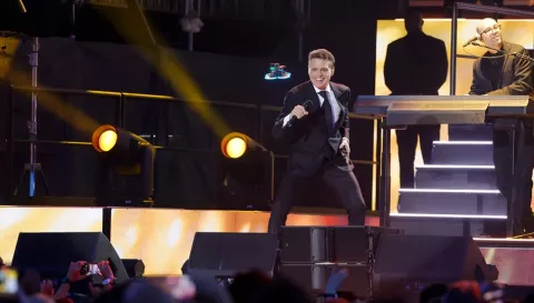 Luis Miguel 'derrite' Córdoba en el inicio de su gira por España