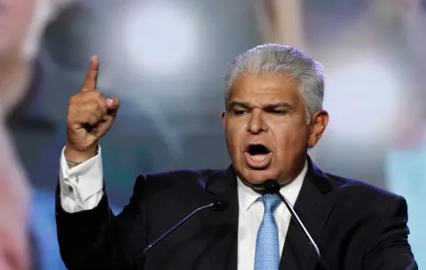 Mulino hace enérgico llamado a la Junta Directiva de la CSS