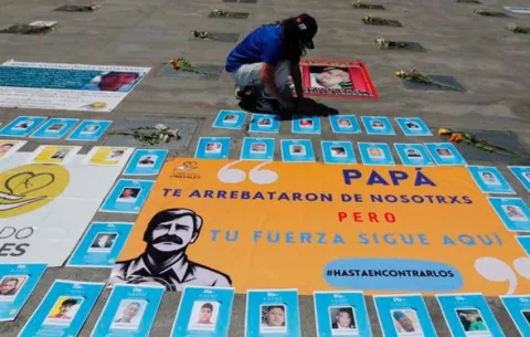  ONU-DH homenajea a padres que buscan a sus hijos desaparecidos