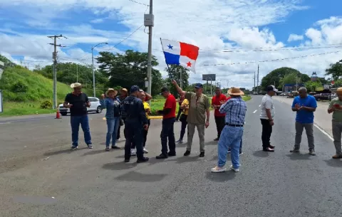 Policías reservistas de cuatro provincias exigen que se agilicen sus jubilaciones