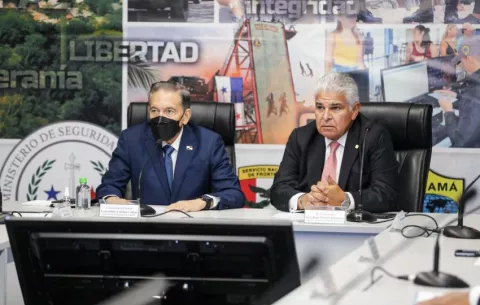  Laurentino Cortizo y José Raúl Mulino realizan reunión de transición