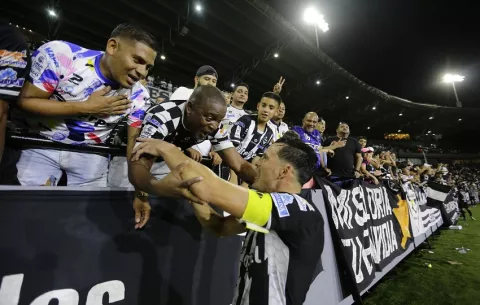 Taurinos siguen con la fiesta del título 17 en el fútbol panameño