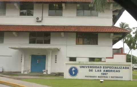 Admiten desacato contra Udelas por tema de elección de rector