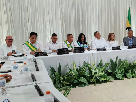 Oeste: Concejales y alcaldes asumen funciones 