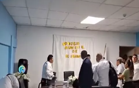 Por diferencias políticas suspenden primera sesión del Consejo Municipal de Almirante