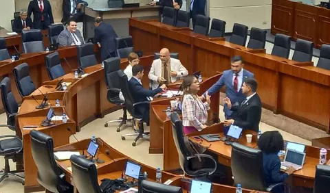 Independientes y PRD se enfrentan por comisiones permanentes