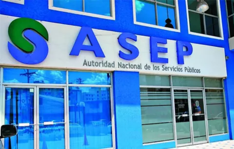 Panamá multa con $14 millones a empresas de Naturgy