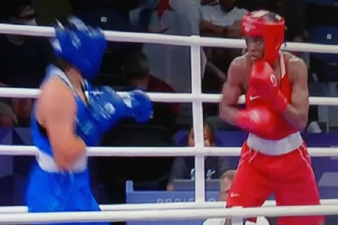 Atheyna Bylon vence a Khalzova, sigue el sueño de una medalla para Panamá