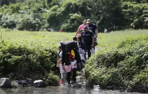 Elecciones bien conducidas en Venezuela ayudarían a bajar flujo de migrantes