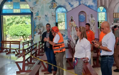 Cierran acceso ante riesgo de colapso de la torre de Catedral en David