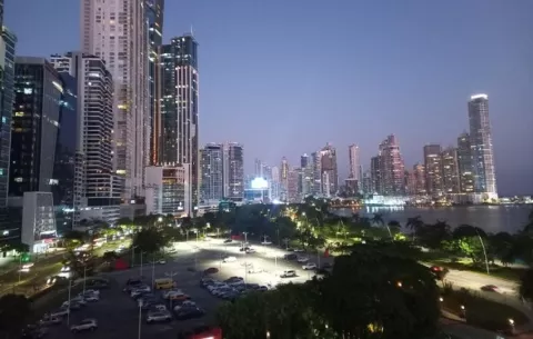 Empresas españolas interesadas en reactivar inversiones en Panamá