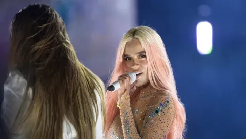 Karol G y su estilo como tendencia entre los jóvenes