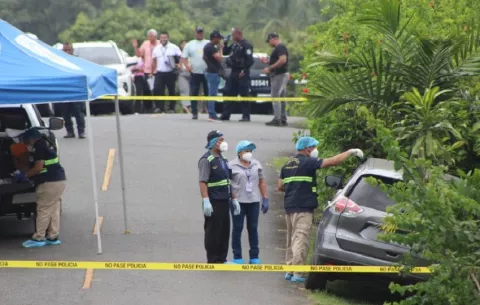 Encuentran muerto a médico en asiento trasero de su auto en La Chorrera