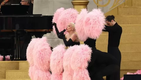 Lady Gaga deslumbró en la inauguración de los Juegos Olímpicos 2024