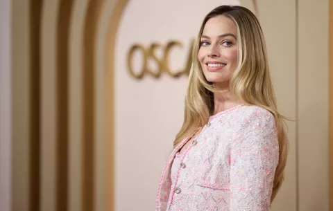 Margot Robbie y  Tom Ackerley  esperan su primer hijo