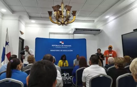 Molinar: Reunión con gremios docentes fue franca y esperanzadora