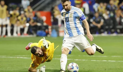 Scaloni: 'Si Messi está en condiciones juega siempre'