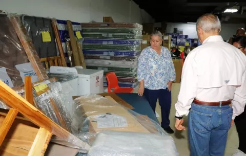 Mides lleva ayuda a familias afectadas por las inundacione en Los Santos