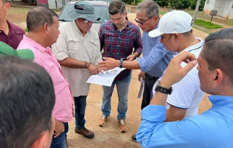 Ministro Jované apuesta al ordenamiento y planificación de viviendas