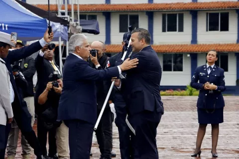 Mulino anuncia depuración en estamentos de seguridad
