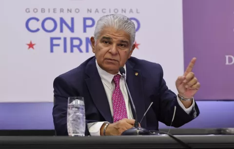 ¿De qué tamaño debe ser el Gobierno panameño?