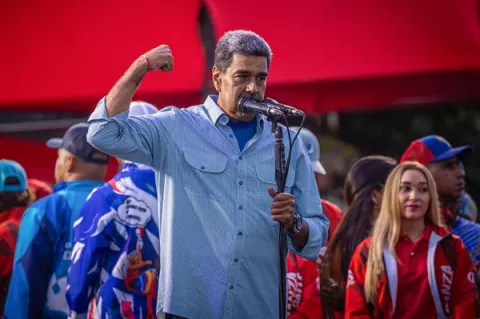 Maduro sobre el incidente con expresidentes: 'Los veo por redes sociales y me dan risa, son unos ridículos'