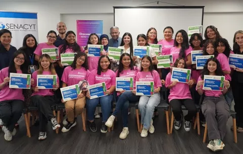 Se destacan en competencia internacional de desarrollo de aplicaciones móviles