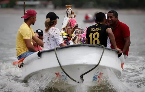Pescadores de Panamá agradecieron sus milagros a la Virgen del Carmen 
