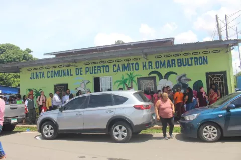 Aprovechan traspaso de junta comunal para reclamar pagos