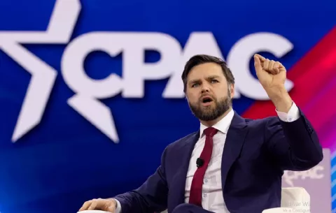 Trump elige  J.D. Vance como su candidato a vicepresidente
