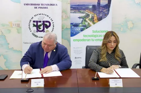 UTP recibe donación de licencias para usos contable y logístico