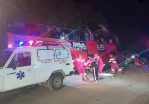 Al menos 14 muertos y 18 heridos en un accidente en una carretera en el sur de Bolivia