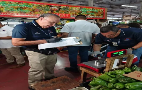 La Acodeco realiza operativo de verificación en Merca Panamá