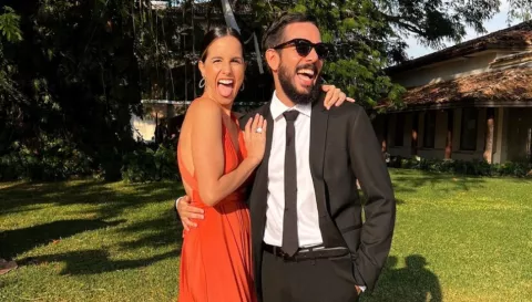 Andrea Pérez Meana se comprometió en Francia