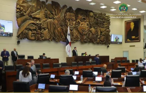 Asamblea declara sesión permanente para elegir nuevo Contralor