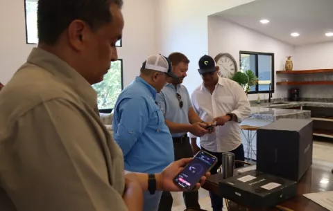 ASEP inspecciona el servicio de internet satelital en Jaramillo Abajo, distrito de Boquete