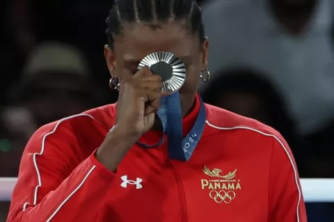 Atheyna  Bylon se queda con la medalla de plata en París 2024 