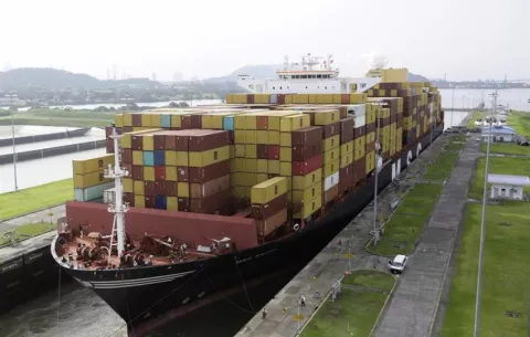 Canal de Panamá opera a su máximo calado y elevará tránsitos en septiembre