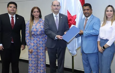 Chapman presenta proyecto para cambiar procedimiento del traslado de partidas