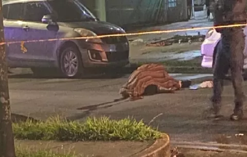 Madrugada sangrienta en Colón: Una mujer pierde la vida tras ataque a balazos