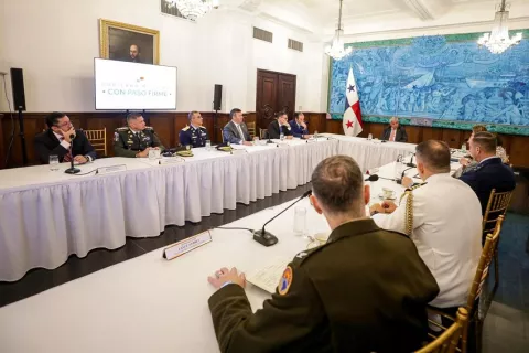 Mulino se reúne con la jefa del Comando Sur 