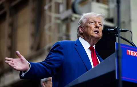 Trump dice que se sentiría 'honrado' de recibir el apoyo de Robert Kennedy Jr.
